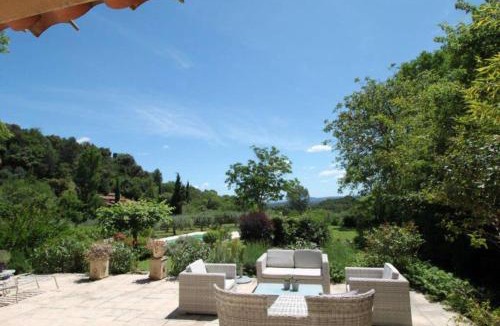 Cotignac Villa | bastide derroc