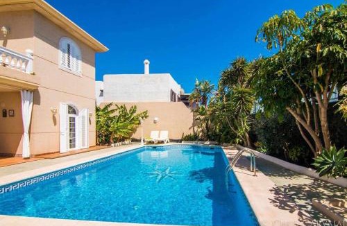 Playa del Cable Apartment | Bayside Concha House - Beachfront Oasis with Heated Pool