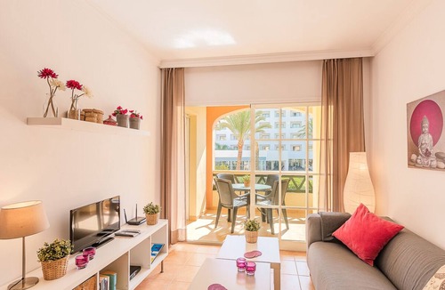 Nerja Apartment | Beach only 75 meters - centre - Wifi - sea view - international tv - 4 persons