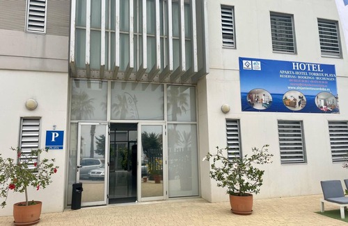 Torrox Costa Apartment | Beachfront apartment in Torrox-Costa with air conditioning and Wi-Fi