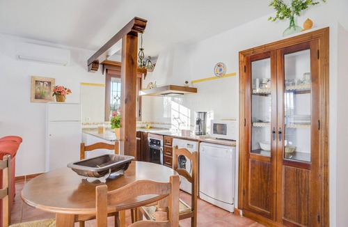 Conil de la Frontera House | Beautiful Family Villa in Villanueva with Private Pool, Garden, Terrace & Wi-Fi