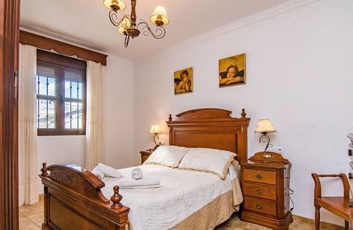 San Ambrosio House | Beautiful Holiday Home “Casa Navarro” with Wi-Fi, Balcony & Terrace