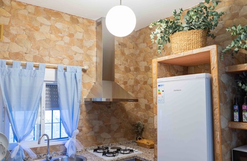 Almodovar del Rio Ski Chalet | Beautiful house with natural caves and salt water pool