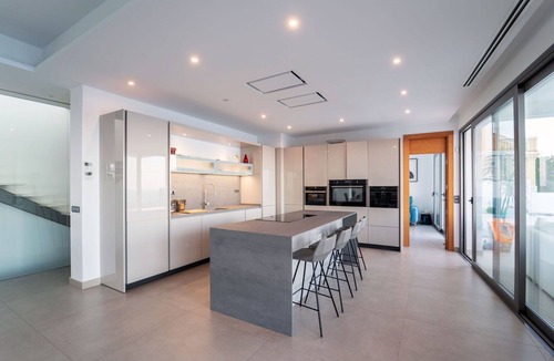 Manilva Villa | Beautiful private villa for 10 people with A/C, WIFI, private pool, TV, terrace and pets allowed
