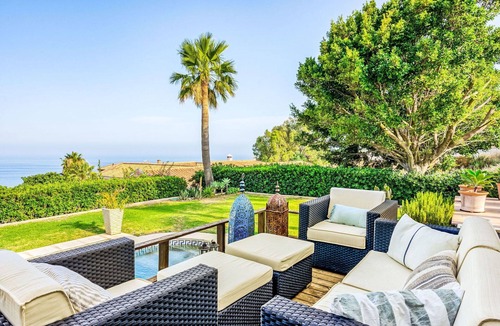 Manilva Villa | Beautiful private villa for 8 guests with private pool, A/C, WIFI, TV and patio