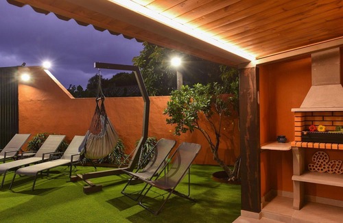 Arucas House | Beautiful private villa for 10 guests with WIFI, private pool, TV and patio