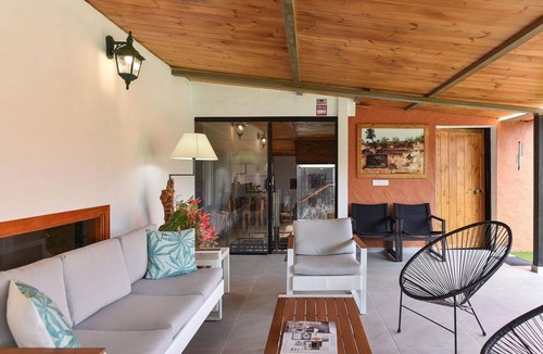 Arucas House | Beautiful private villa for 10 guests with WIFI, private pool, TV and patio