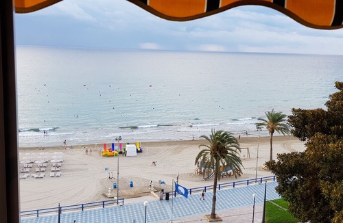 Raval Roig Apartment | Beautiful renovated apartment on the beach front of Alicante with garage