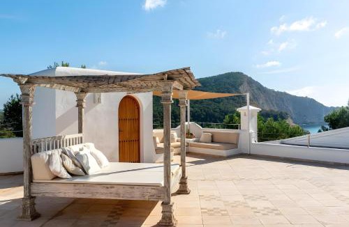 Sant Josep de sa Talaia Villa | Beautiful Sea View Villa Minerva