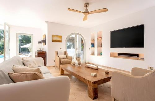 Sant Josep de sa Talaia Villa | Beautiful Sea View Villa Minerva