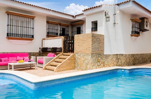 Sector M - Malvasia House | Beautiful vacation villa with pool near the beach.