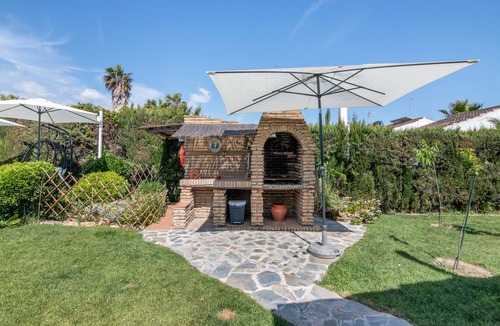 Aljaraque Apartment | Bed and Breakfast 'Azul' with Mountain View, Wi-Fi and Air Conditioning