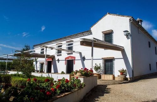 Montilla Cottage | Boutique winery with private pool, BBQ and Wifi Ideal for family relaxation.