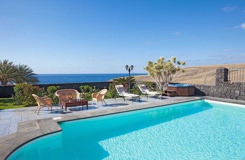 Puerto Calero Villa | Bright and Spacious Puerto Calero Villa | 3 Bedrooms | Villa Viejo