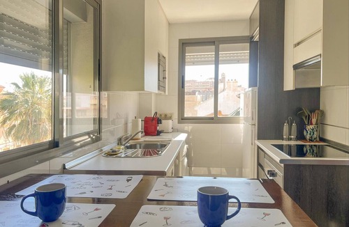 Perchel Norte Apartment | Bright penthouse, city view - guests