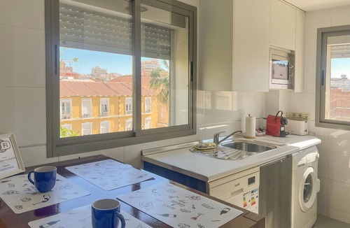 Perchel Norte Apartment | Bright penthouse, city view - guests