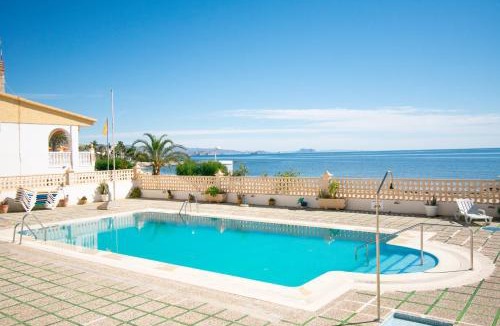 Las Herrerias Apartment | Cómodo apartamento en El Calón Playa frente al mar y piscina - by Almería Rentals