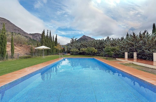 Huetor Santillan House | CABAÑA LUCAS/House to relax in nature