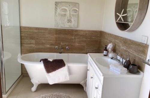 Stanley Bed & Breakfast | Cable Station Accommodation