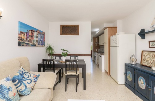 Cabrita House | CAMAROTE DE ALGETARES - Apartment with shared pool and free WiFi.