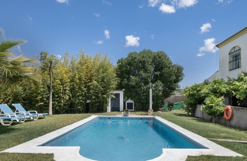 Arriate Apartment | Cantarrana 2 Apartment: Pool, Wi-Fi, Air Conditioning in an Idyllic Setting