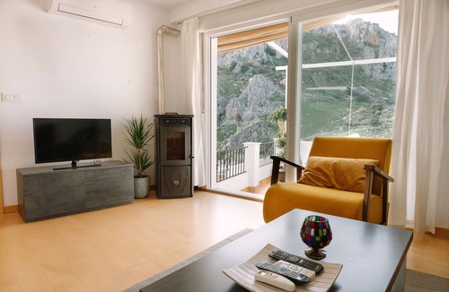 Zuheros Apartment | Capricho de Zuheros: Refugio Rural con Vistas Impresionantes