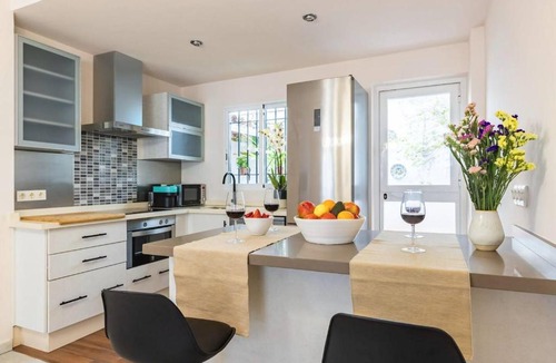 San Basilio Apartment | Casa 3 plantas con patio y Solárium privados BBQ