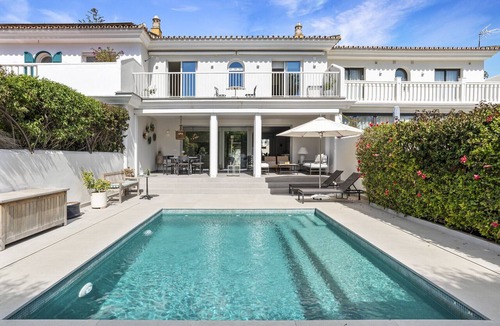 Guadalmina House | Casa Agnes - 3 Bed Townhouse 250m from the beach!