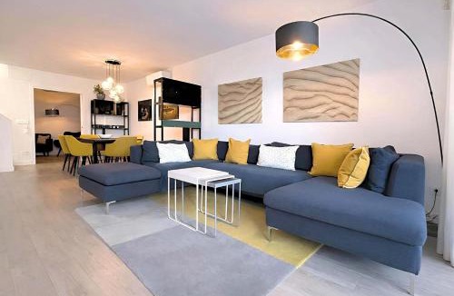 Caleta de Velez House | Casa Aire de Mar - Exclusive Villa with Private Pool in Baviera Golf