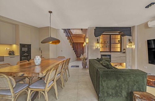 Marbella City Centre Ski Chalet | Casa Azalia