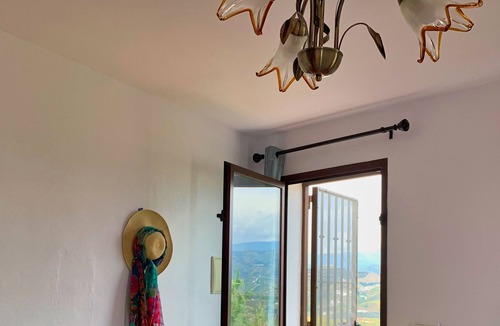 Benamocarra House | Casa Bambu Resort