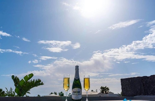 Playa Blanca Villa | Casa Bonita - Pool & Hot Tub by Villas Now