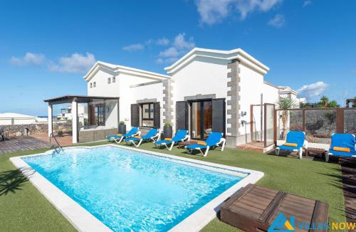 Playa Blanca Villa | Casa Braeside - LH204 By Villas Now Ltd