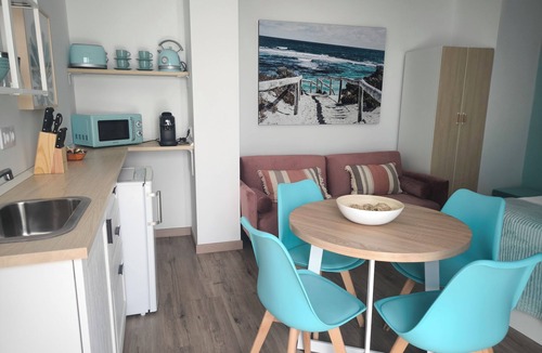 San Fernando Apartment | Casa Cervera: Acogedor Estudio con una Magnifica Ubicación en la Bahía de Cádiz