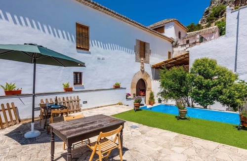 Moclin Villa | Casa de la placeta - El Gollizno Moclín by Ruralidays