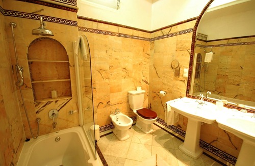 Distrito Centro Hotel | Casa de los Azulejos