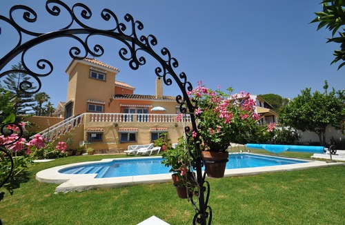 Benalmadena Costa Villa | Casa de los Limones by Costadelsolholiday FAMILY VILLA NEAR PUERTO MARINA