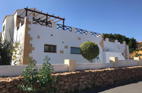 Casillas de Morales House | Casa Del Medio