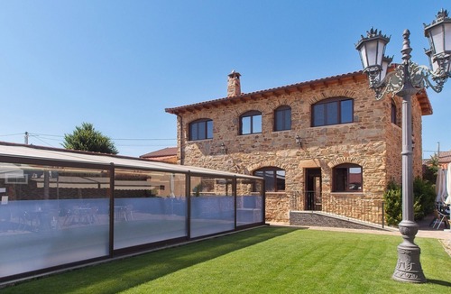 Valdespino de Somoza House | Casa Enrique — Heated Pool, Sauna & Camino de Santiago near Astorga