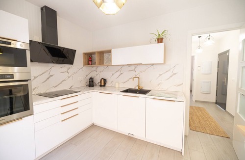 La Rinconada House | Casa Flor del Rocío – Seville – 4 Bedrooms for 8 – AC Throughout – Terrace & Parking