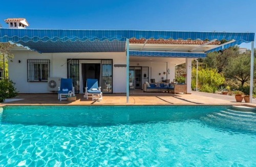 Alcaucin Villa | Casa Hermanas Alcaucín by Ruralidays
