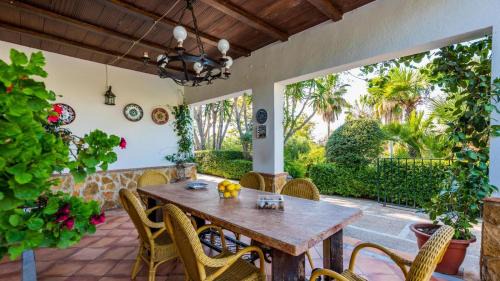 Villamartin Villa | Casa La Algazara Villamartin by Ruralidays