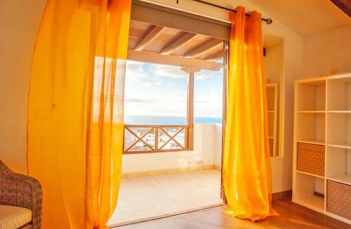 Tinajo House | Casa-la-Costa - Villa with Pool for Groups, Families and Retreats