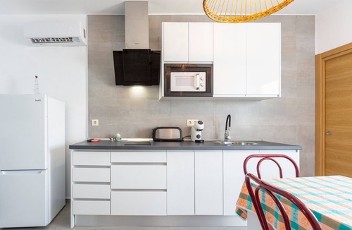 Fernan Perez Apartment | Casa Laura: rural home with mountain views, Wi-Fi, and air conditioning
