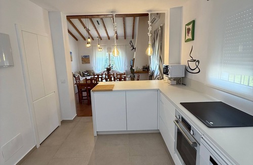 San Ambrosio House | Casa Los Alamos with Pool, Renovated Kitchen, Wi-Fi, and Terrace