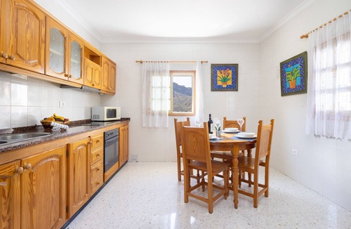 Tejeda Ski Chalet | Casa Maruca with Roque Nublo view
