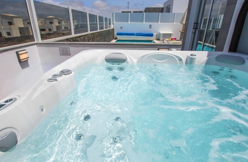 Playa Blanca Villa | Casa Moda is Short walk to Marina Rubicon, bars/restaurants, boutique shops
