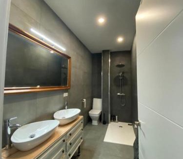Cerro del Aguila House | CASA REFORMADA CON TERRAZA/WIFI/AIRE ACONDICIONADO