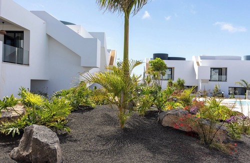 Villaverde Apartment | Casa Rio - Beautiful Blend of Comfort and Modern Design