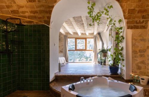 Benisili House | Casa rural con piscina privada y jacuzzi en la Vall de Gallinera